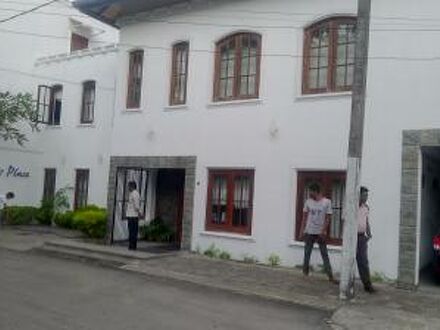 エレンズ プレイス 写真