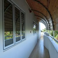 通路は雨が吹き込む・・・