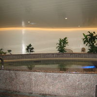 6階ヘルスクラブにはジャグジーバスやサウナもあります