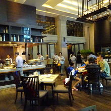 隣の席にもスパークリング×3