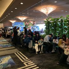 早い時間から長蛇の列！