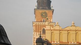 旧市場広場の真ん中