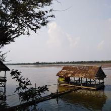 穏やかな湖です。