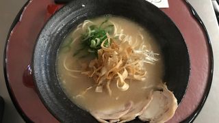 おしゃれな鳥白湯ラーメン