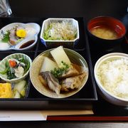 昼のランチは限定２０食で1050円。