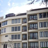 建物は4階建です