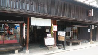 閑静な古民家の街並み