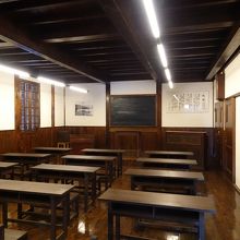 牧岡郷土文化館は元尋常小学校