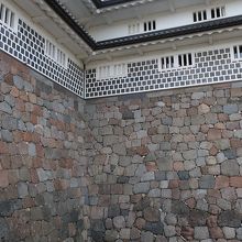金沢城は「石垣の博物館」だ