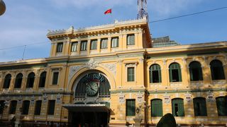 中央駅かと思ったら郵便局でした。