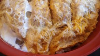 こちらの店でうどんではなくてあえてカツ丼を食べてみた　