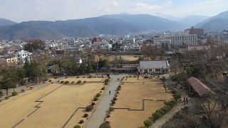 天守閣に登るとその全容が掴めます。