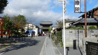 京都指定文化財の大きな山門