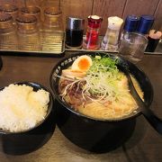 博多ラーメンのお店です。タッチパネルで注文するスタイルです。