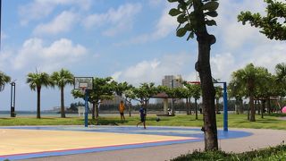 アラハビーチと公園