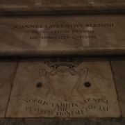 ベルニーニのお墓もあります