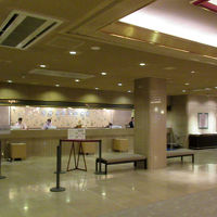 女性スタッフはピンクの和服姿、こちらも京都を感じられます