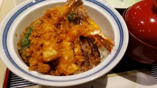 カウンター席がおすすめ