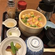 おひつご飯のお店になっています