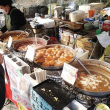 梅まつり中は出店もあり