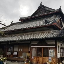 重厚な善名称寺