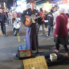 ギター侍が居ました。