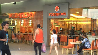 いまだにそこそこお客さん。