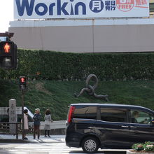 金沢らしくモニュメントも