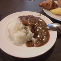 朝食にカレーも