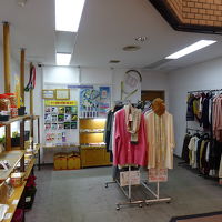 クラブハウス内のテニスショップ