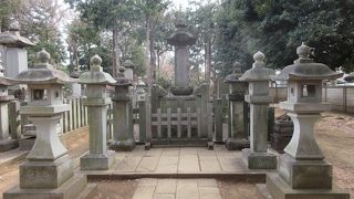 井伊家墓所の奥にあります