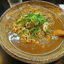 カレー丼（税込み７００円）