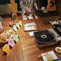 朝のパンと味噌スープ