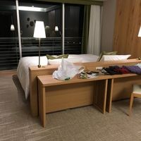 琵琶湖を見ながら眠れるようにベッドが配置されているナチュラ
