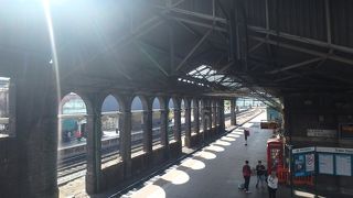 チェスターの鉄道の玄関口だが、老朽化が目立つ駅