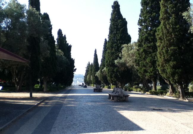 ジェロニモ修道院南東の広い庭園