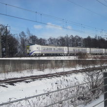 鉄道マニアの方は反対側の線路もご注目下さいね( ´∀｀ )。