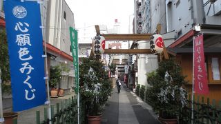 新橋駅前の人気の神社