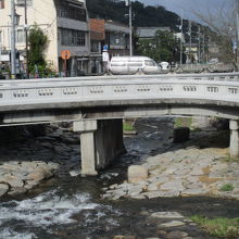 橋がたくさん架かってます