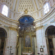 サンティッシマ トリニタ デリ スパニョーリ教会