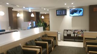 小松空港のカードラウンジ