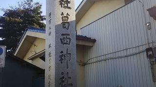 神社は大変綺麗で歴史を感じさせます　
