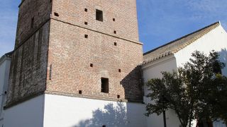 普段着でお祈りに行ける落ち着いた雰囲気の教会です。