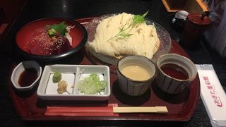 稲庭うどんとミニ鉄火丼セット！