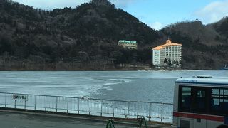 半分くらい凍っていました