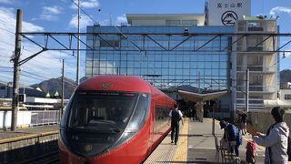 カラフルなセカンドキャリア電車たち