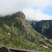 絶海の孤島のような光景