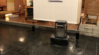 玄関は高級そうだがリーズナブル