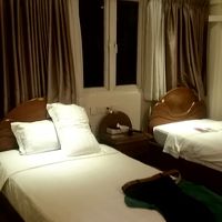 部屋はツイン。とても広い