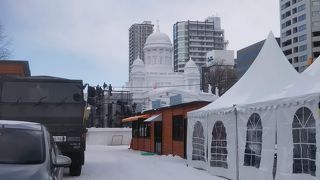 雪まつり開催前はほとんど展示物が見られません